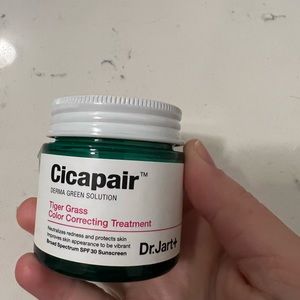 Cicapair tiger grass by dr Jart